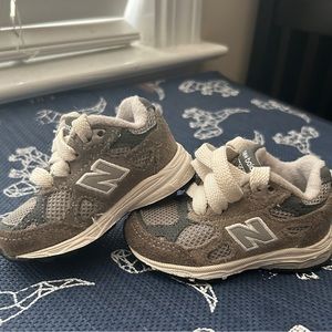 New Balance INFANT, regularly worn. View pictures for more detail